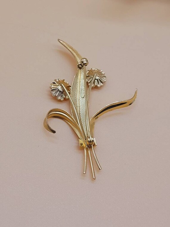 Vintage CRco 12KGF pearl flower brooch - image 8