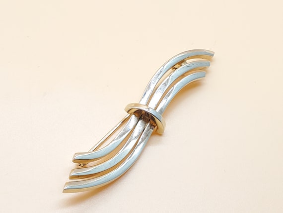 vintage simple gold tone tube bow brooch - image 7