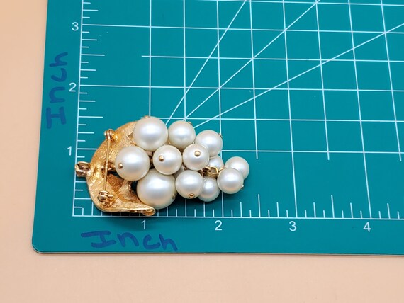 Vintage Park Lane faux pearl grape cluster brooch… - image 4