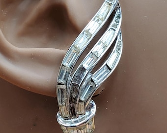 vintage Crown Trifari silver tone fancy rhinestone flame clip-on earrings, as is