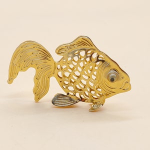 Vintage gold tone mini googly eye goldfish