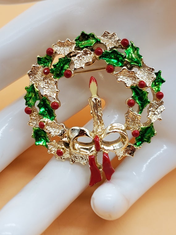 Vintage Gerrys enamel Christmas wreath brooch