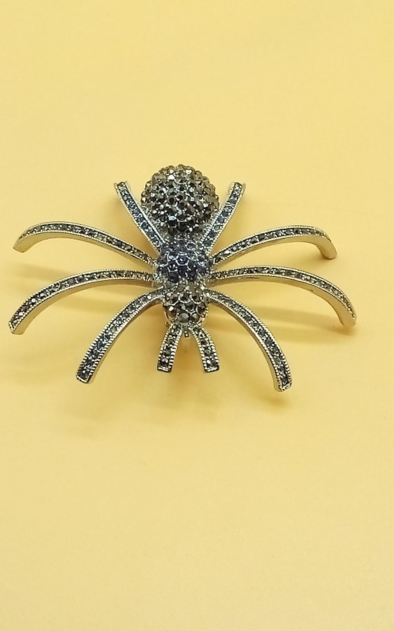 Large rhinestone spider brooch