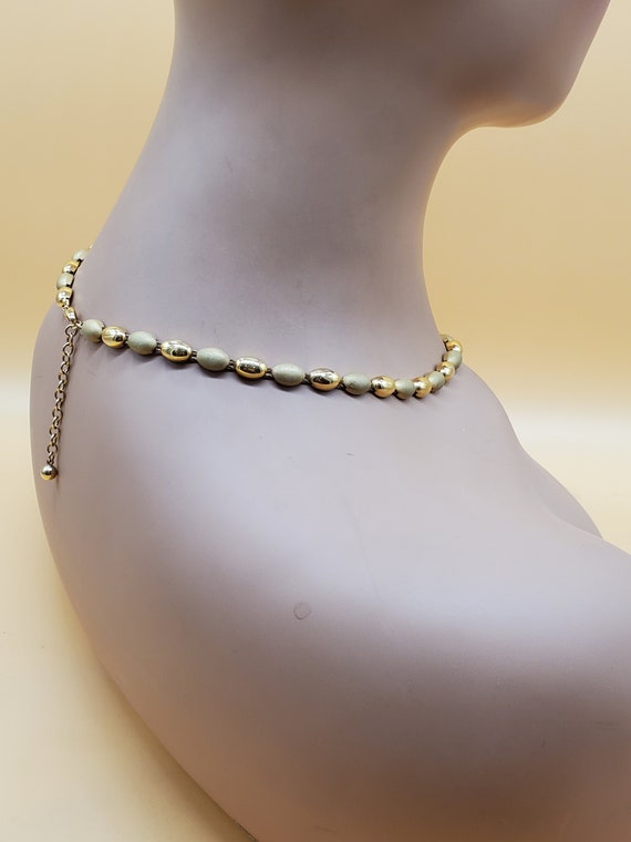 Vintage matte and shiny gold tone link necklace - image 4