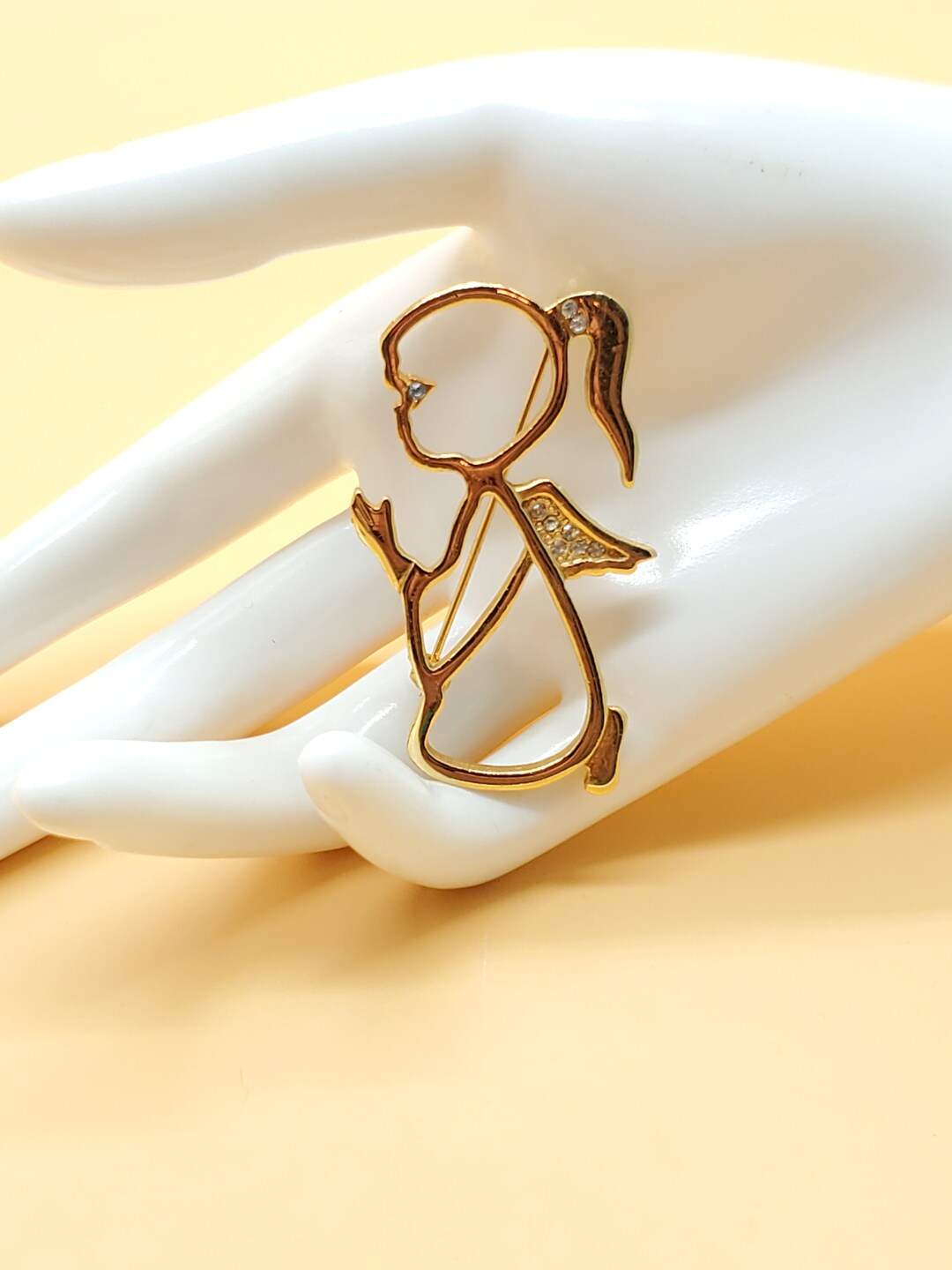 Vintage Beatrix Stamped BJ Gold Tone Clear Rhinestone Praying Angel ...
