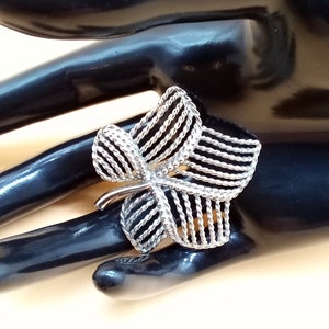 Vintage Napier silver tone openwork leaf pin brooch