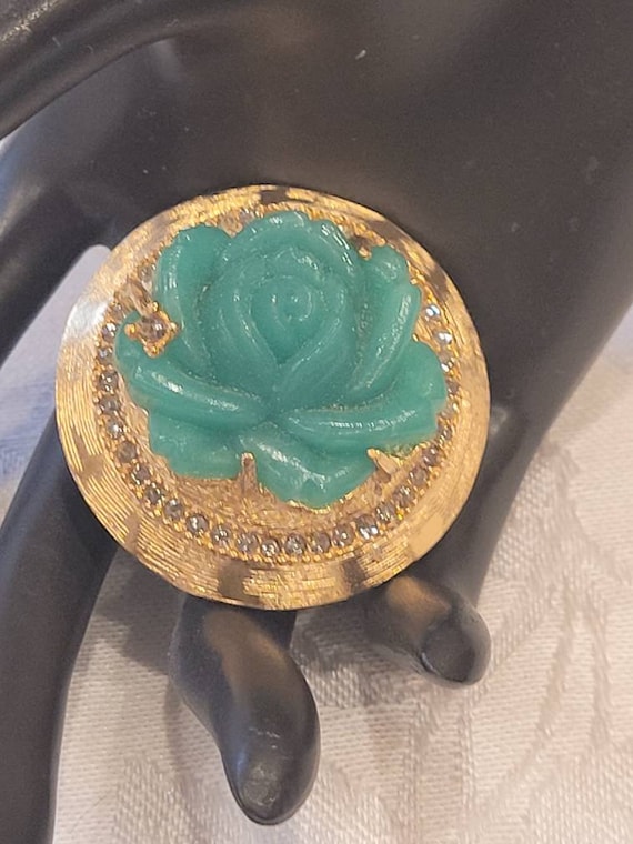 Lotus 2024 flower brooch