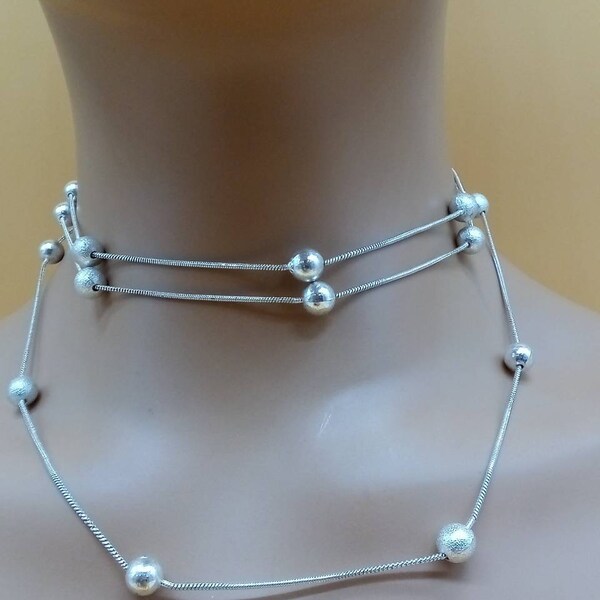 Vintage Daisy Fuentes XXL silver tone chain necklace with silver tone beads