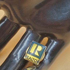 Vintage small R Realtor lapel pin