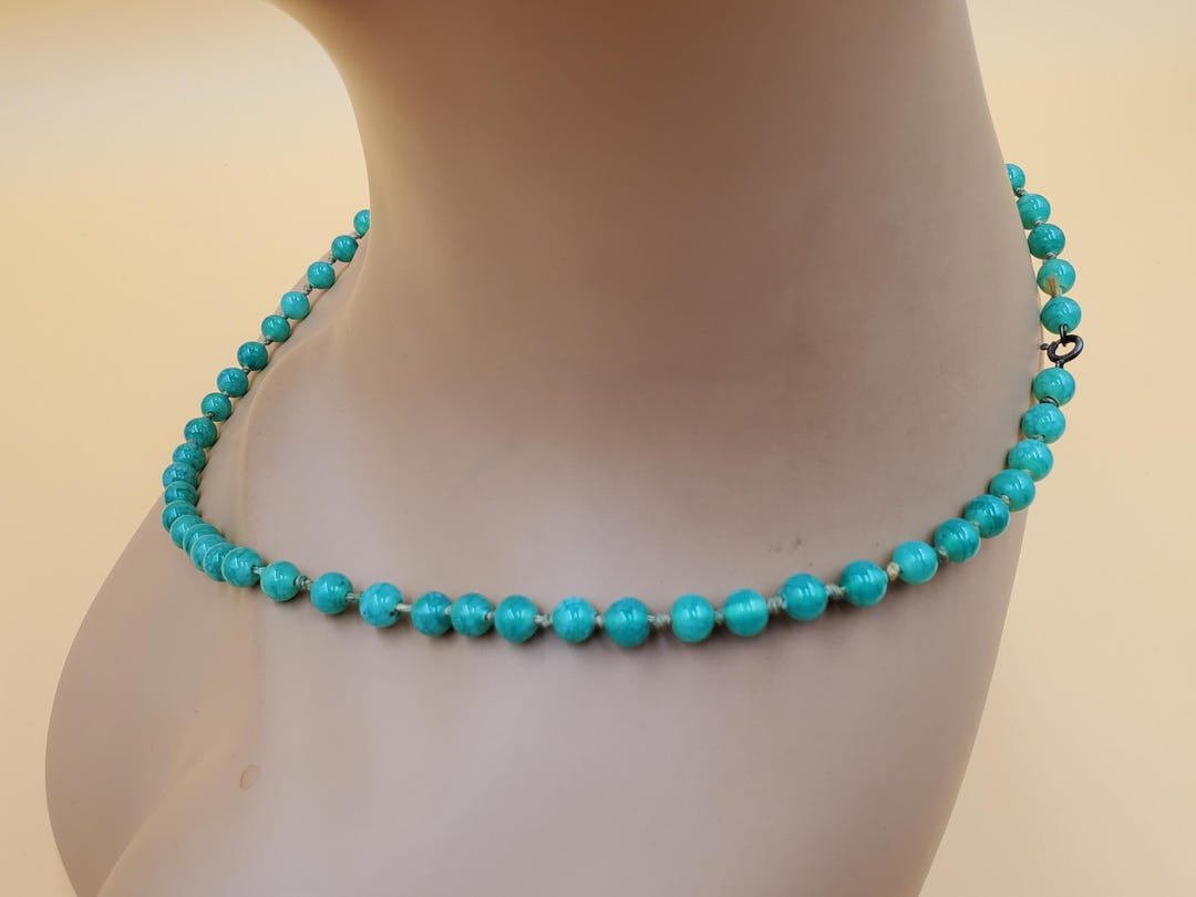 Mid-Century Vintage Green Bead Necklace