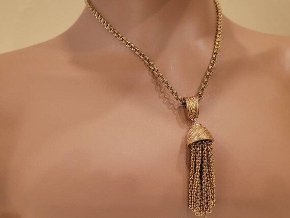 Vintage Trifari TM gold tone chain necklace with … - image 8