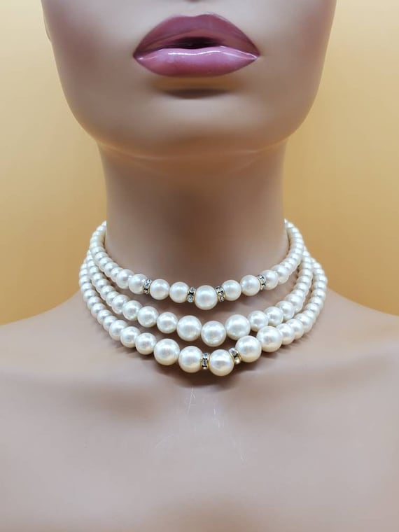 Vintage 3 strand faux pearl rhinestone necklace - image 2