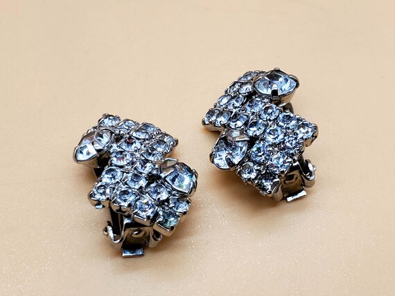 Vintage prong set clear rhinestone clip on earrin… - image 6