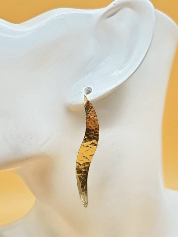 Vintage hammered gold plated swirl confetti earrin