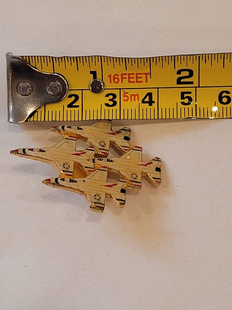 ピンバッジ RARE Vintage '79 USAF Thunderbirds Pin (showing planes that crashed 
