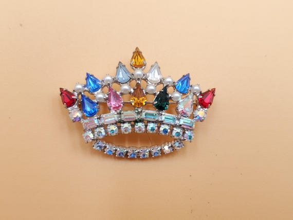 vintage B David stamped colorful rhinestone crown brooch