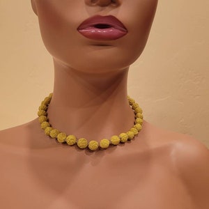 Vintage green round flower beaded choker necklace
