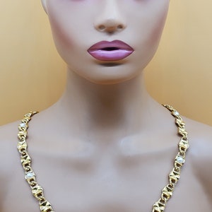 Vintage AK Anne Klein chunky gold tone faux pearl accented lingerie chain necklace