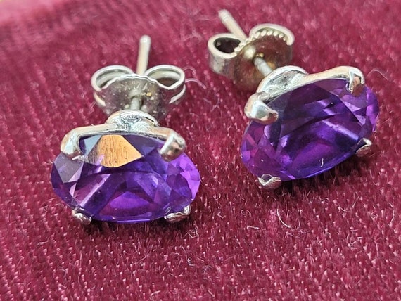 10k white gold purple Sapphire? Gemstone earrings - image 3