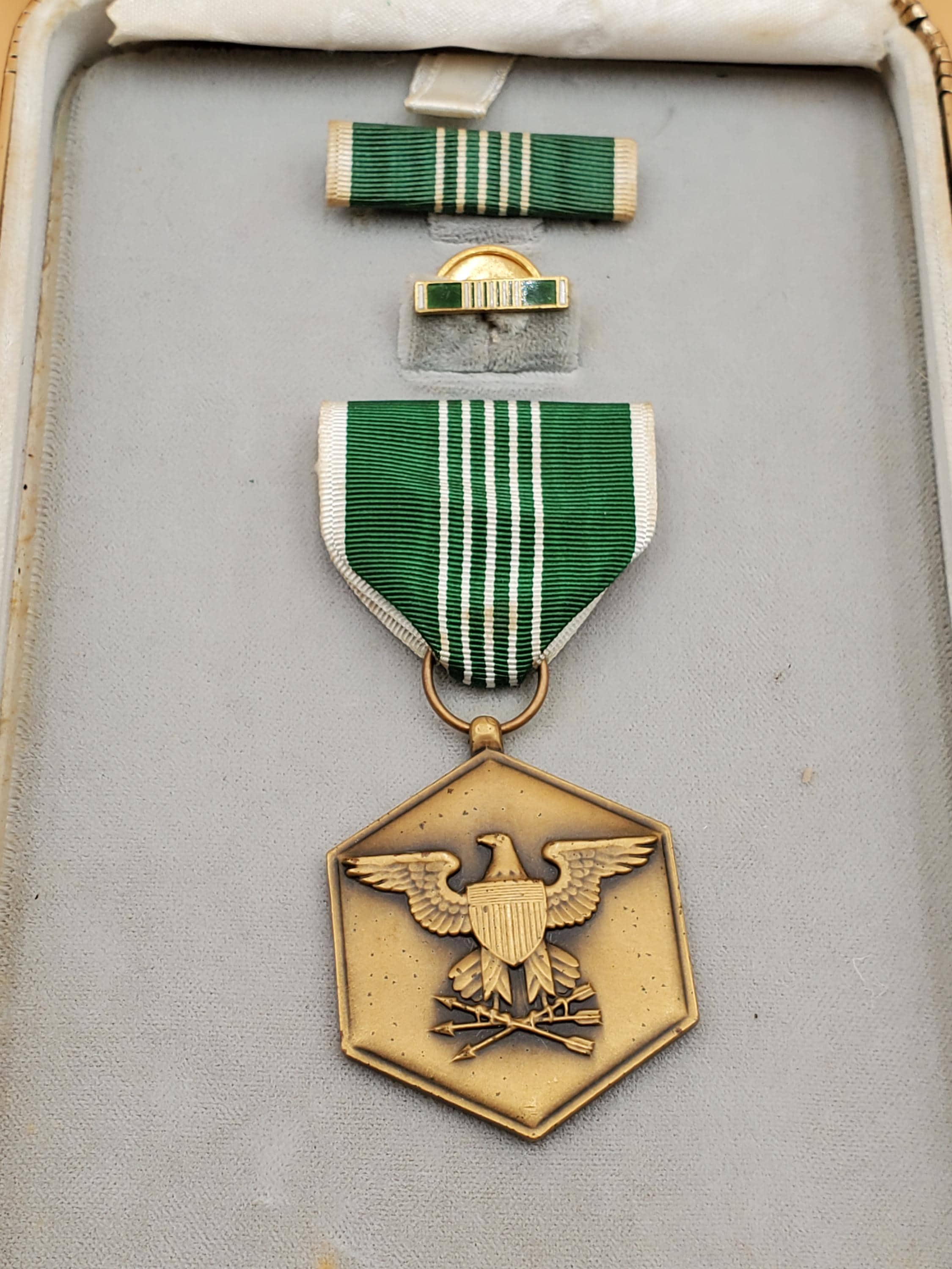 Vintage US Army Commendation Medal Arcom Lapel Pin Ribbon and Box Set ...