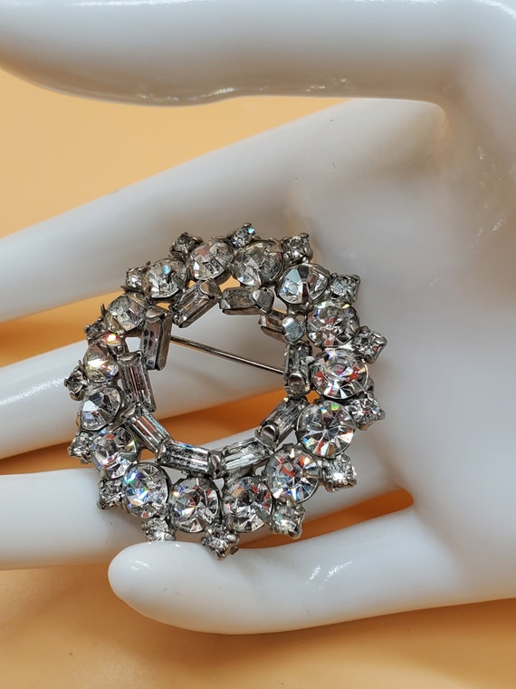 vintage clear and gray rhinestone wreath brooch