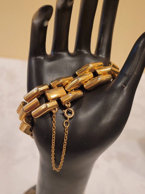 Vintage Monet chunky gold tone link bracelet with… - image 2