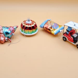ヴィンテージのカラフルな3Dガラスグリッタークリスマスオーナメント、厳選されたスタイル