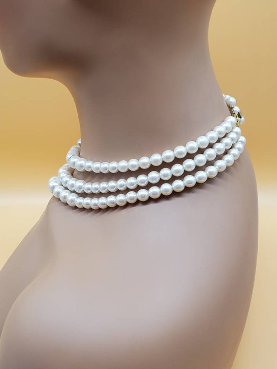 Vintage 3 strand faux pearl rhinestone necklace - image 9