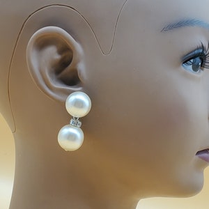 Vintage dangling double faux pearl rhinestone clip on earrings