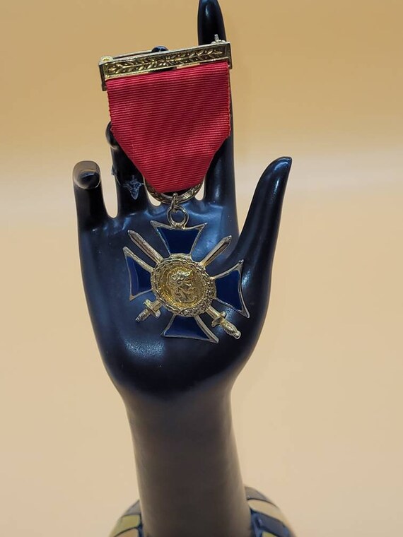 Vintage B&W Butler and Wilson enamel medallion ri… - image 5