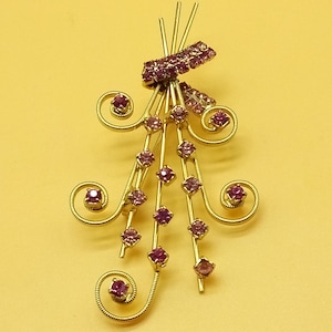 Vintage pink rhinestone floral brooch