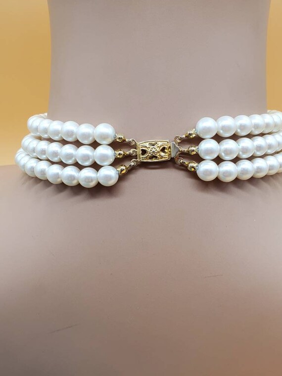 Vintage 3 strand faux pearl rhinestone necklace - image 10