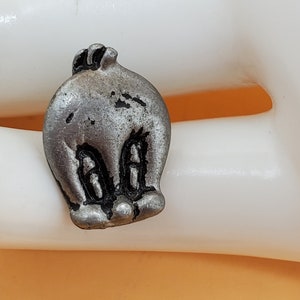 Vintage pewter Tweety bird head pin