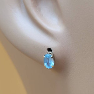 Vintage 10k yellow gold blue Topaz earrings