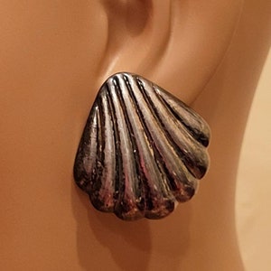 Vintage sterling puffy shell earrings