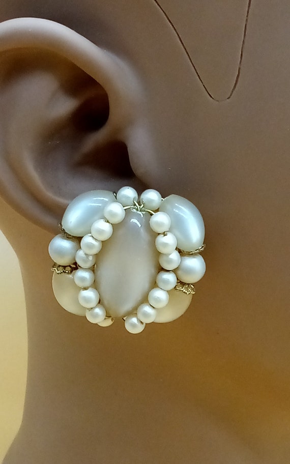 Vintage faux moonstone and pearl beaded clip on ea