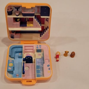 Vintage 1989 Bluebird Polly Pocket Townhouse orange compact case
