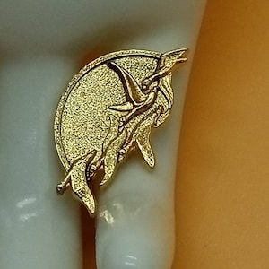 Vintage The Master Teacher Lessons fron Geese gold tone Lapel pin