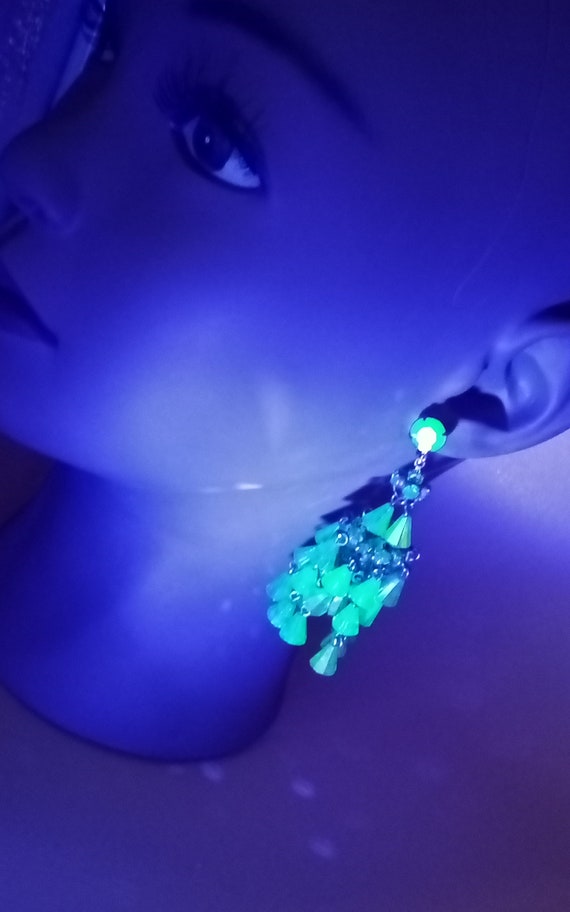 Vintage green Uranium glass beaded chandelier cli… - image 9