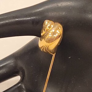 Vintage Crown Trifari gold tone shell stick pin