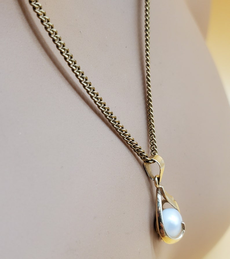 14k yellow gold cultured pearl pendant on 12kgf chain necklace image 3