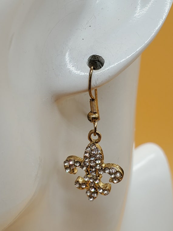 Vintage rhinestone Fleur-de-lis dangling earrings - image 4