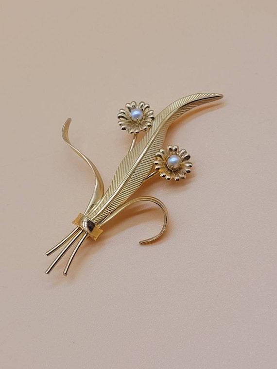 Vintage CRco 12KGF pearl flower brooch - image 1