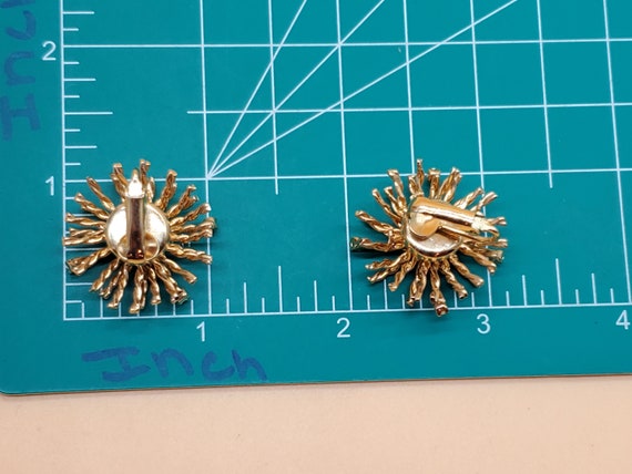 Vintage gold tone wire burst earrings with clear … - image 10