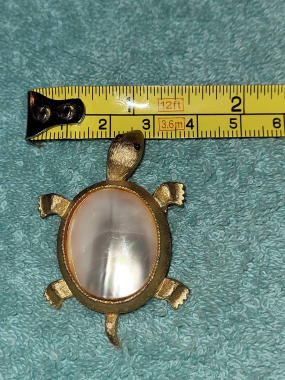 Vintage JJ MOP turtle brooch - image 7