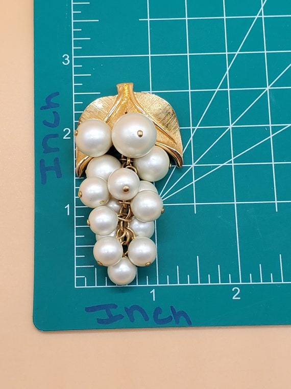Vintage Park Lane faux pearl grape cluster brooch… - image 3