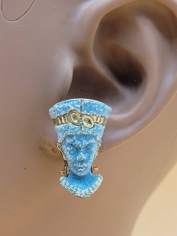 Vintage sugar coated enamel Nefertiti earrings, V… - image 2