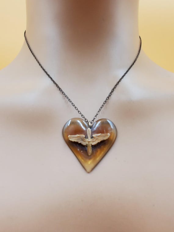 Ww2 lucite heart pendant - Gem