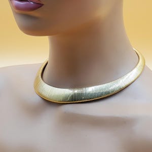 vintage gold tone gtaduated Omeda style choker necklace