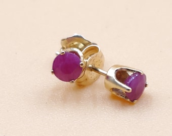 vintage 14k yellow gold 3.5mm ruby stud earrings